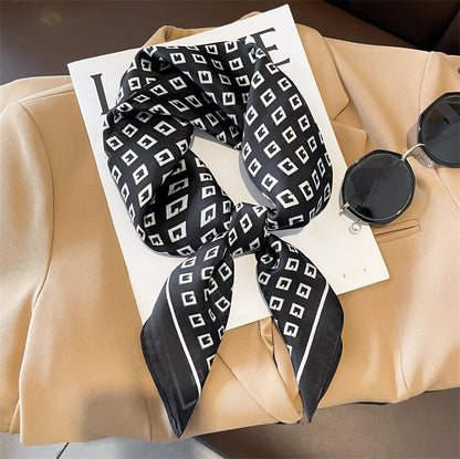 Chic Satijnen Zijden Geruite Sjaal voor Vrouwen - Elegante Hals- en Haarband, Perfect voor Werk en Mode in 2021 - Stijlvolle Hijab en Foulard Accessoire