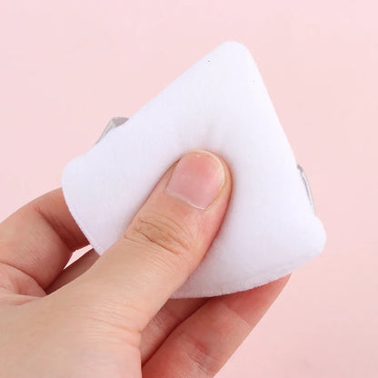 Set van 1 of 2 Zachte Driehoekige Fluwelen Poederpads voor Een Vlekkeloze Make-up Toepassing - Wasbaar, Lichtgewicht en Perfect voor Gezichtspoeder!