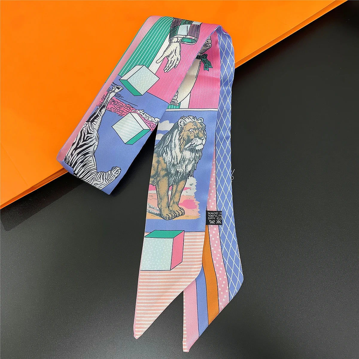 2024 Chic Zebra Florale Zijden Sjaal - Luxe Modeaccessoire voor Vrouwen, Veelzijdige Haarband, Stijlvolle Neckerchief en Elegante Tas Sjaal