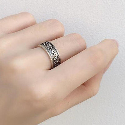 Elegante Zilveren Mantra Ring voor Tijdloze Schoonheid