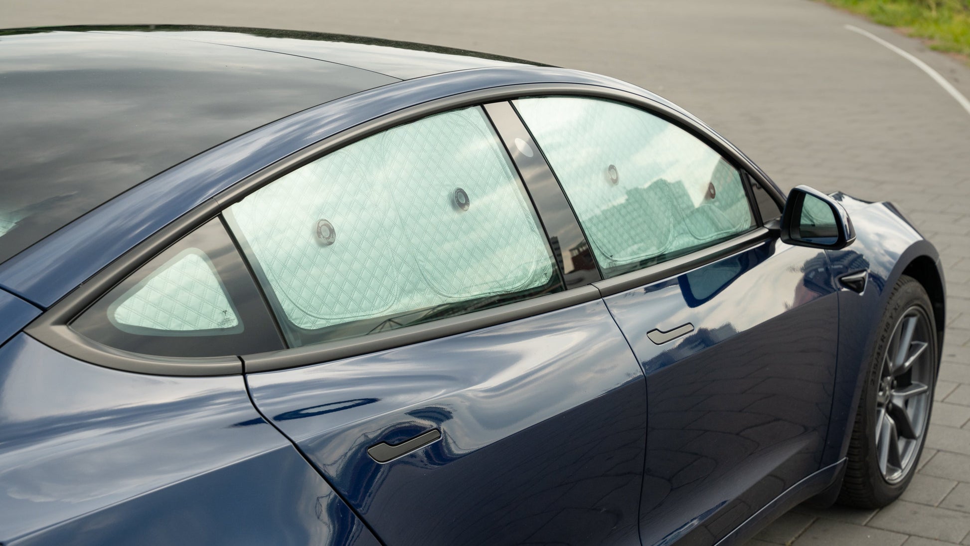 Seiten/Heckscheiben Sonnen- und Sichtschutz für das Tesla Model 3-1