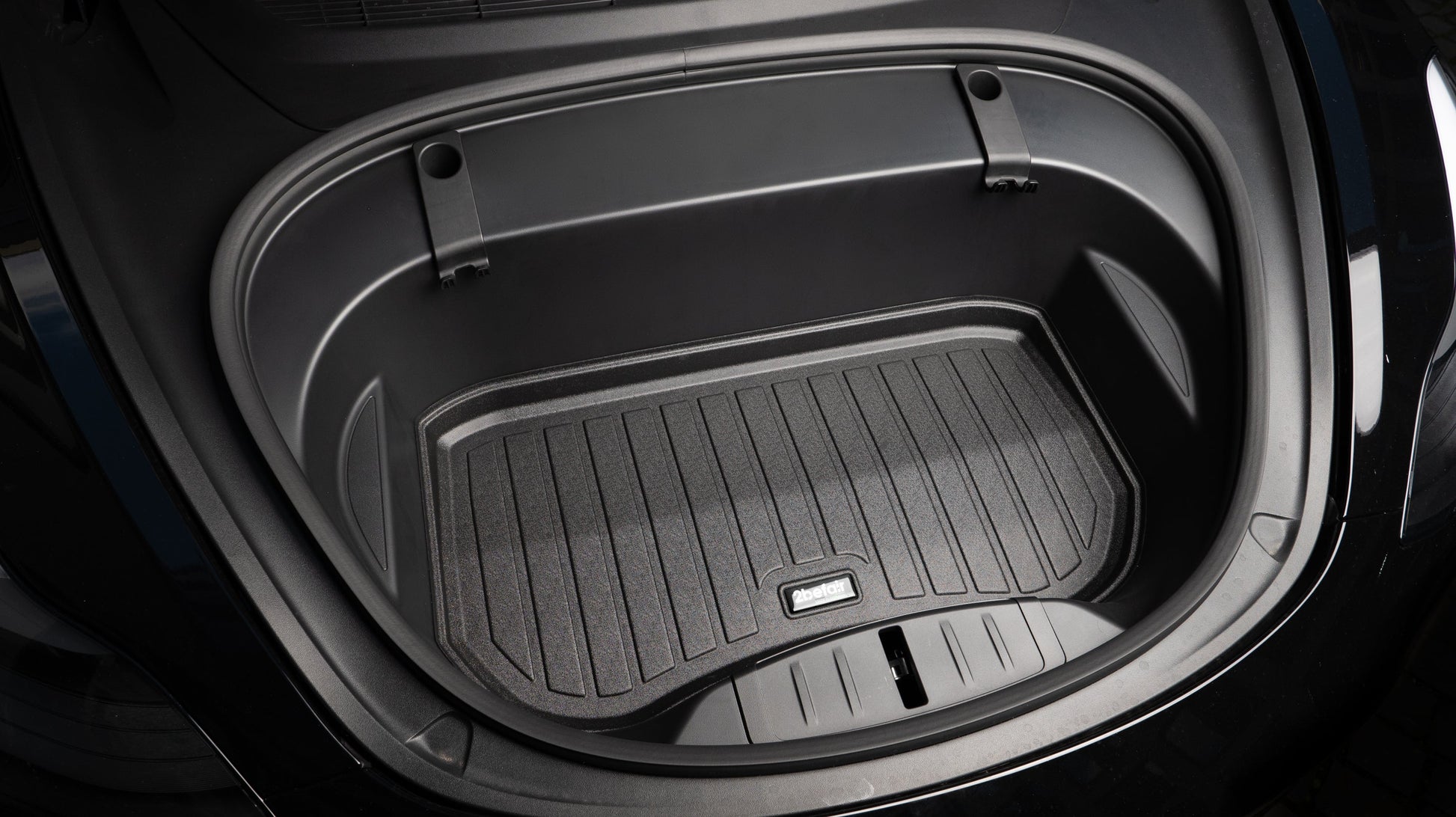 Taschenhaken für den Frunk des Tesla Model 3-3